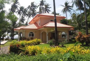 Beach Property with Rental Homes & Pool – S O L D –