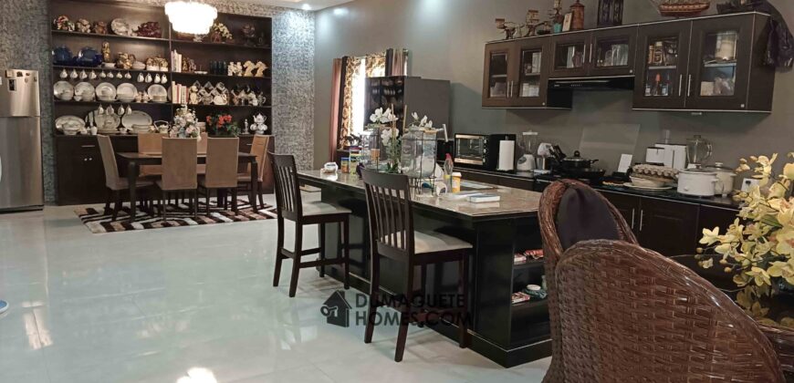 BEAUTIFUL OCEAN VIEW BIG HOUSE WITH SWIMMING POOL FOR SALE