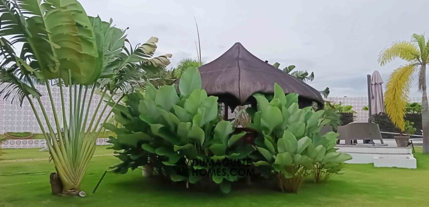 BEAUTIFUL OCEAN VIEW BIG HOUSE WITH SWIMMING POOL FOR SALE