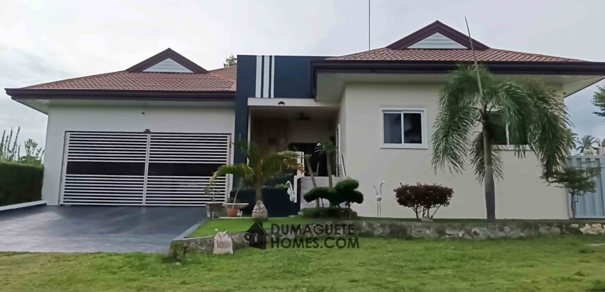 BEAUTIFUL OCEAN VIEW BIG HOUSE WITH SWIMMING POOL FOR SALE