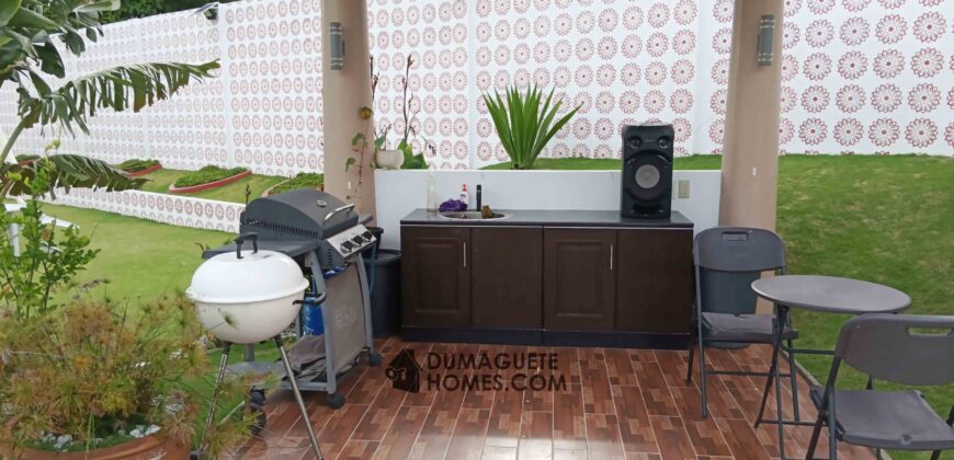 BEAUTIFUL OCEAN VIEW BIG HOUSE WITH SWIMMING POOL FOR SALE