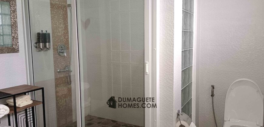 BEAUTIFUL OCEAN VIEW BIG HOUSE WITH SWIMMING POOL FOR SALE